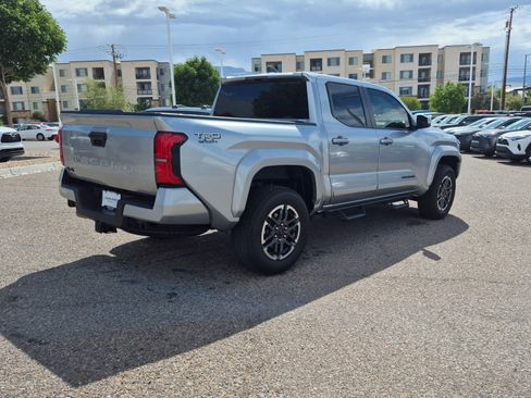 Certified 2025 Toyota Tacoma TRD Sport AWD/4WD image 5