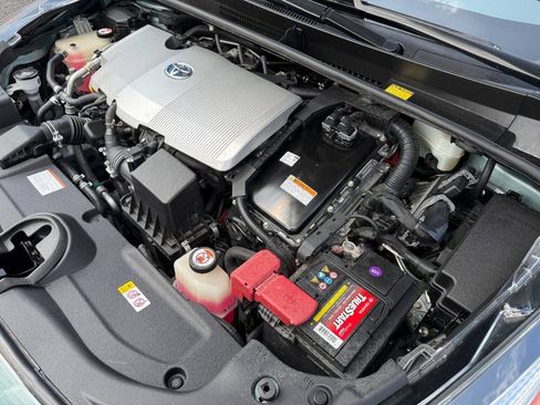 Used 2017 Toyota Prius One FWD image 35