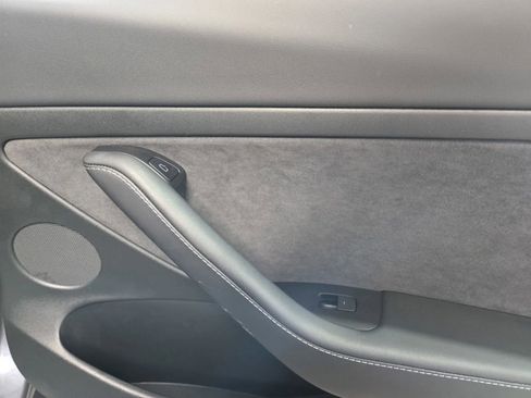 Used 2023 Tesla Model 3 Standard Range image 8