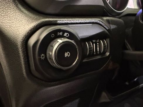 Used 2022 Jeep Wrangler Willys image 5