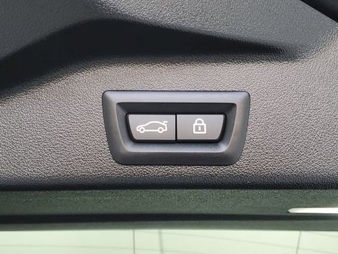 Used 2022 BMW X5 sDrive40i w/ Parking Assistance Package RWD image 12