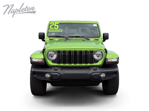 Used 2025 Jeep Gladiator Sport AWD/4WD image 9