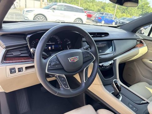 Used 2017 Cadillac XT5 Premium Luxury FWD image 33