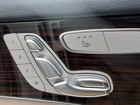 Used 2020 Mercedes-Benz GLC 300 4MATIC image 7