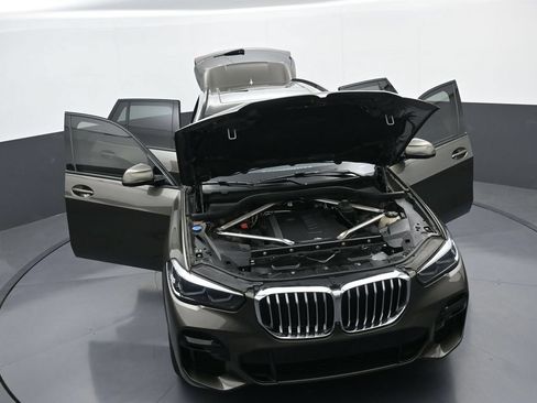 Used 2023 BMW X5 xDrive40i w/ M Sport Package AWD/4WD image 39