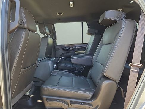 Used 2024 GMC Yukon Denali image 18