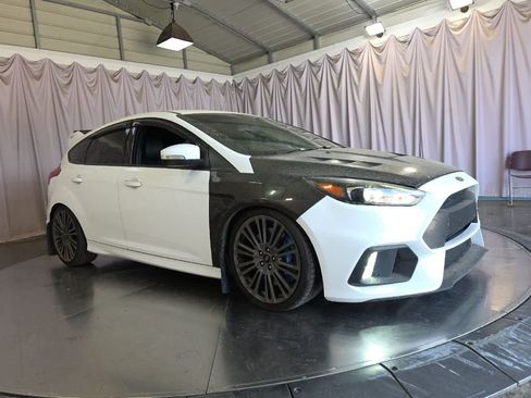 Used 2017 Ford Focus RS AWD/4WD image 10