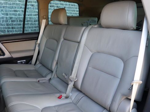 Used 2008 Toyota Land Cruiser image 48