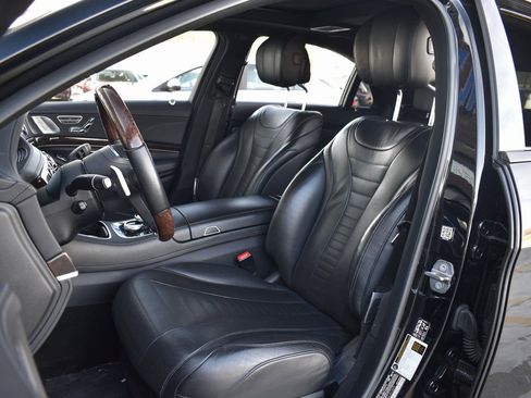 Used 2020 Mercedes-Benz S 560 4MATIC Sedan w/ Premium Package image 13