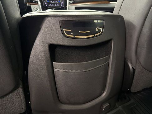 Used 2020 Cadillac Escalade 2WD image 12