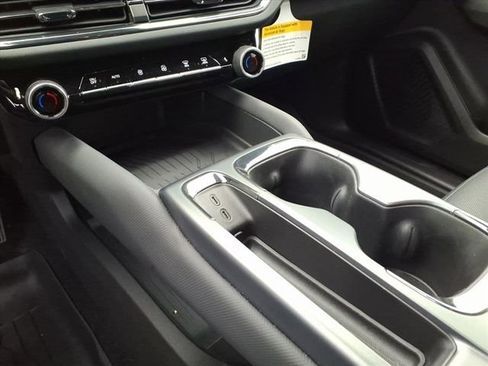 Used 2024 Chevrolet Equinox EV RS image 14