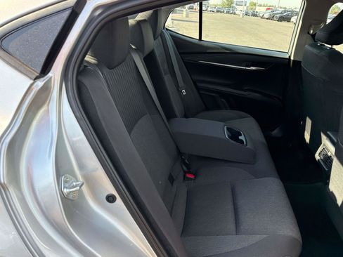 Used 2026 Toyota Camry Hybrid FWD image 16