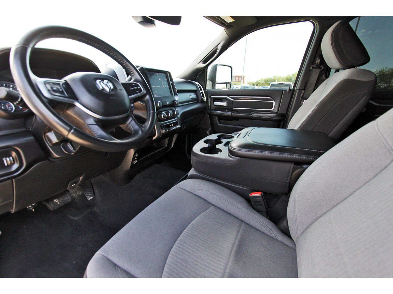 Used 2024 RAM 2500 Big Horn AWD/4WD image 32