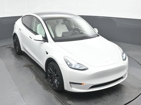 Used 2023 Tesla Model Y Performance AWD/4WD image 35