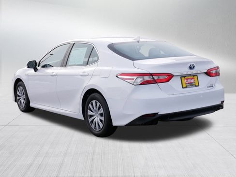 Used 2019 Toyota Camry LE image 5