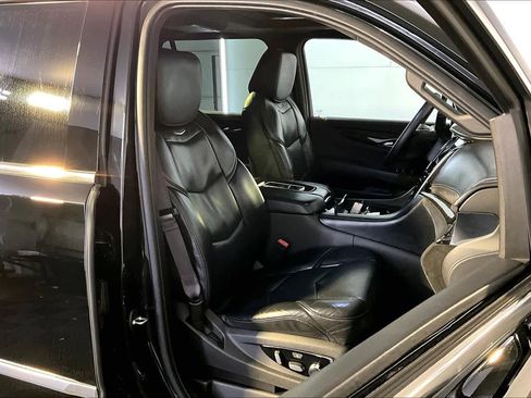 Used 2015 Cadillac Escalade Platinum AWD/4WD image 7