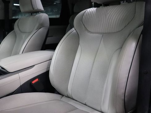 Used 2024 Hyundai Palisade Calligraphy image 11