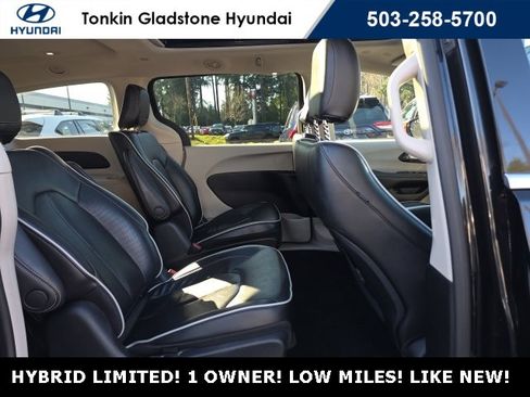 Used 2023 Chrysler Pacifica Limited image 25
