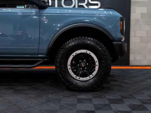 Used 2023 Ford Bronco Black Diamond w/ Sasquatch Package image 18