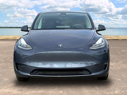 Used 2023 Tesla Model Y Long Range AWD/4WD image 2