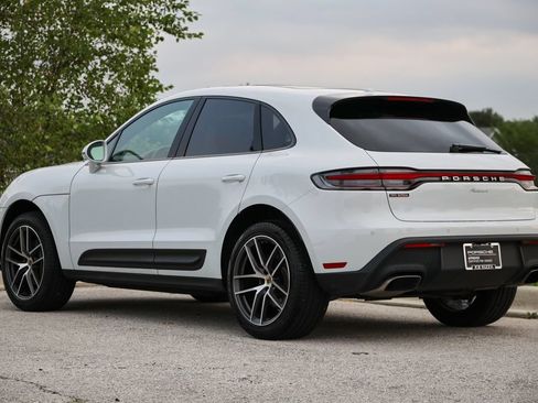 Certified 2026 Porsche Macan AWD/4WD image 3