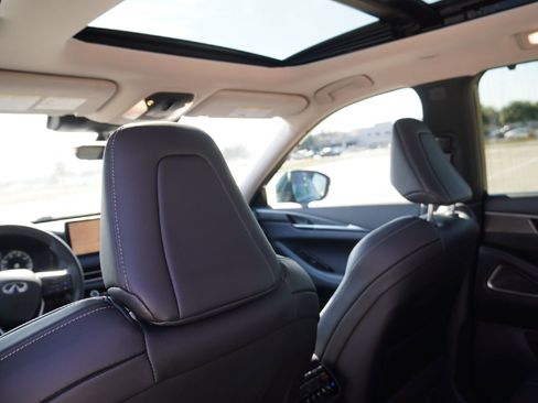 Certified 2025 INFINITI QX60 Luxe image 29