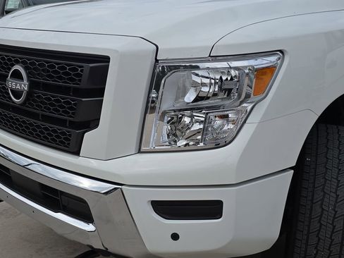 Used 2024 Nissan Titan SV w/ SV Convenience Package image 33