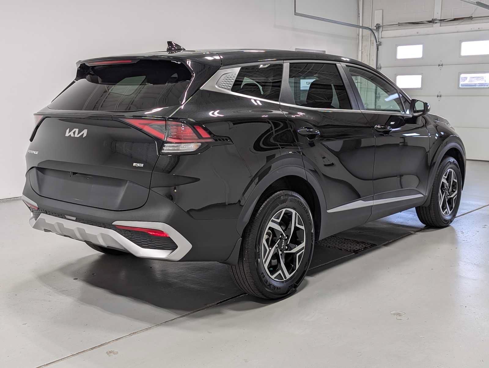 Certified 2025 Kia Sportage LX AWD/4WD image 8