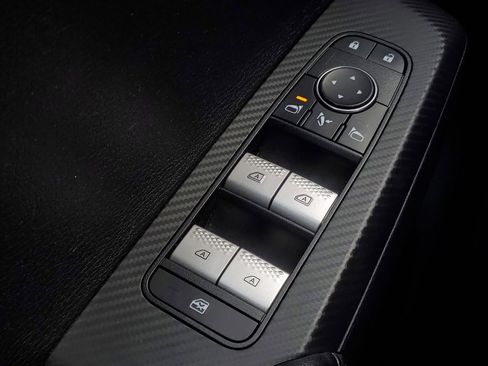 Used 2023 Mitsubishi Outlander SE image 16