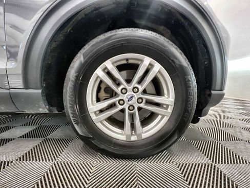 Used 2023 Ford Explorer XLT image 18