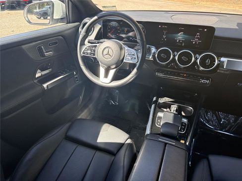 Used 2020 Mercedes-Benz GLB 250 GLB 250 image 15