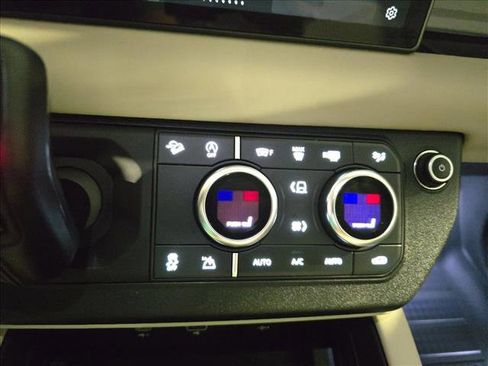 Used 2024 Land Rover Defender 110 X-Dynamic SE image 24