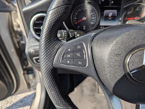 Used 2019 Mercedes-Benz GLC 300 4MATIC image 17