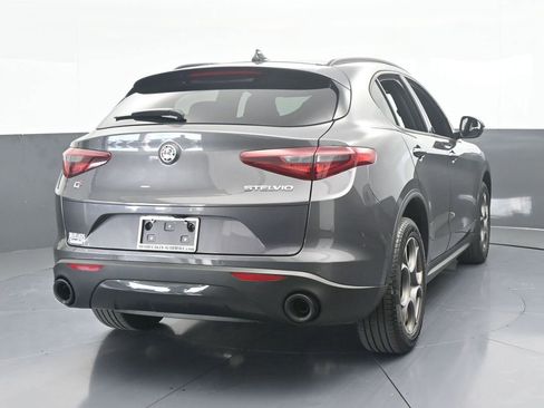 Used 2023 Alfa Romeo Stelvio Sprint image 5