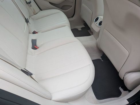 Used 2020 Mercedes-Benz E 350 4MATIC Sedan image 28