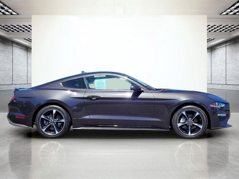 Used 2022 Ford Mustang Coupe RWD image 5