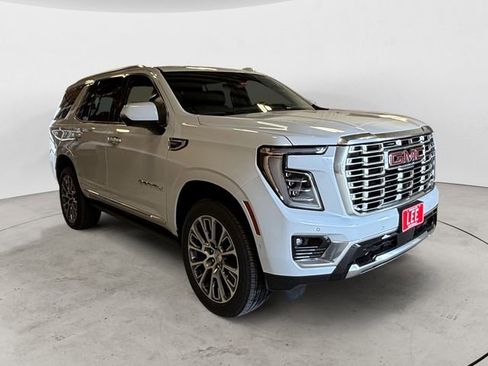 New 2026 GMC Yukon Denali w/ Denali Reserve Package AWD/4WD image 8