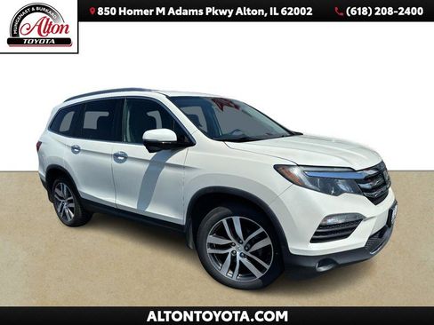 Used 2017 Honda Pilot Touring image 1