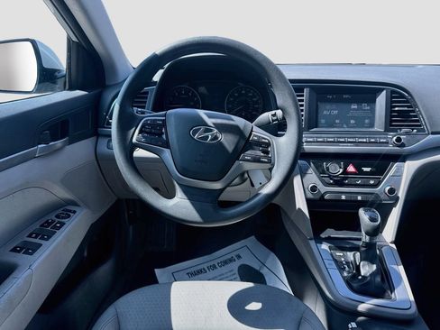Used 2017 Hyundai Elantra SE FWD image 25