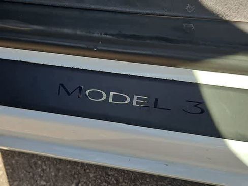 Used 2023 Tesla Model 3 Standard Range image 12