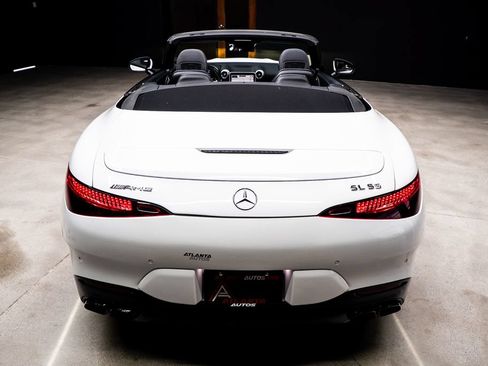 Used 2022 Mercedes-Benz SL 55 AMG 4MATIC w/ Driver Assistance Package image 25