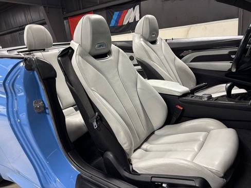 Used 2016 BMW M4 Convertible RWD image 21