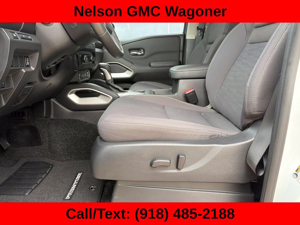 Used 2023 Nissan Frontier SV w/ SV Convenience Package RWD image 15