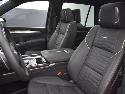 Certified 2026 Cadillac Escalade Platinum Sport w/ LPO, ONYX Package AWD/4WD image 25