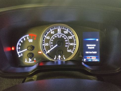 Used 2021 Toyota Corolla LE image 23