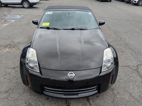Used 2006 Nissan 350Z Touring RWD image 3