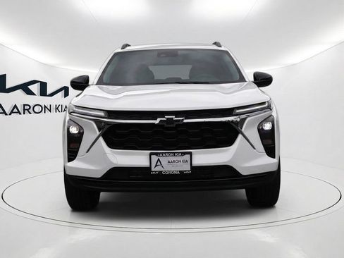 Used 2026 Chevrolet Trax LT w/ Driver Confidence Package FWD image 2
