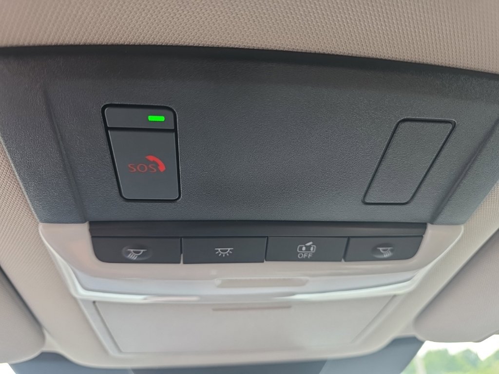 Used 2025 Nissan Pathfinder SV AWD/4WD image 25
