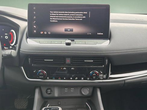 Used 2025 Nissan Rogue SL w/ SL Premium Package image 8