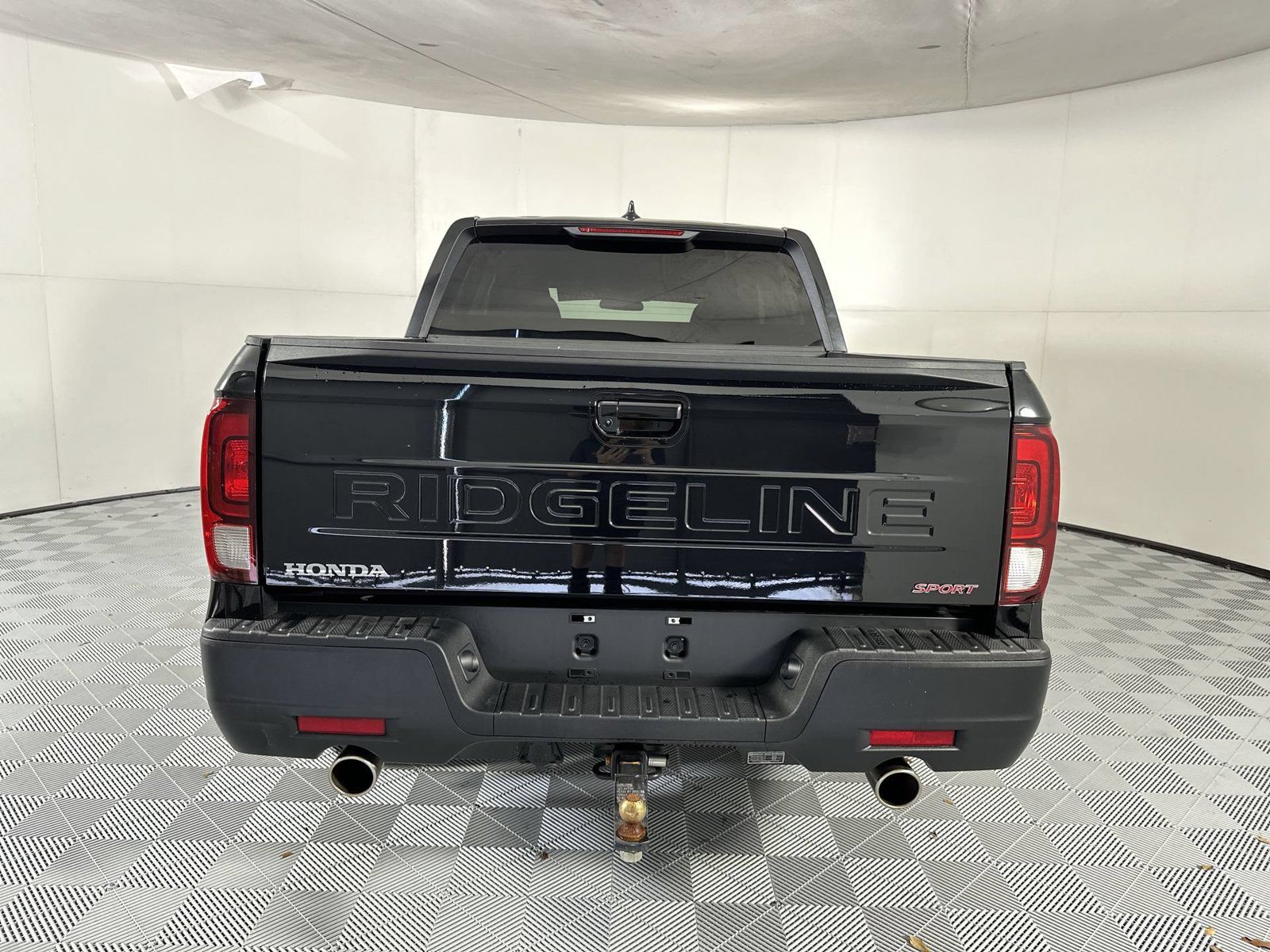 Used 2025 Honda Ridgeline Sport image 7